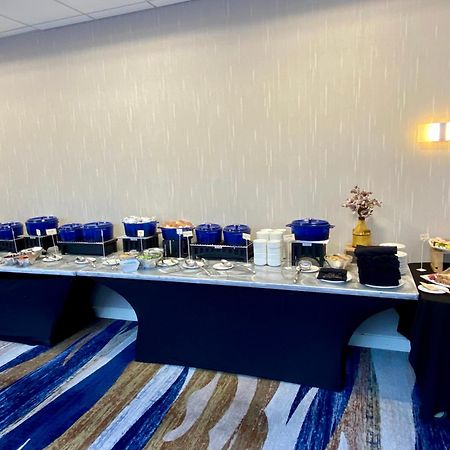 Hilton Houston North Hotel Kültér fotó