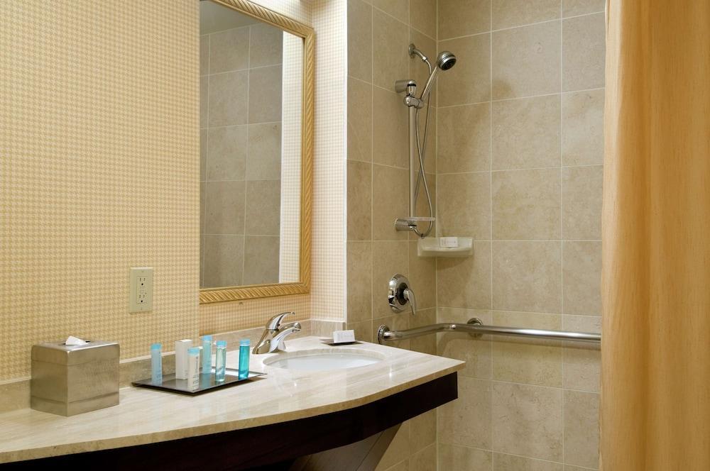 Hilton Houston North Hotel Kültér fotó
